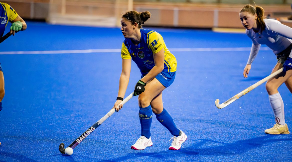 Taburiente femenino contra el Club Egara