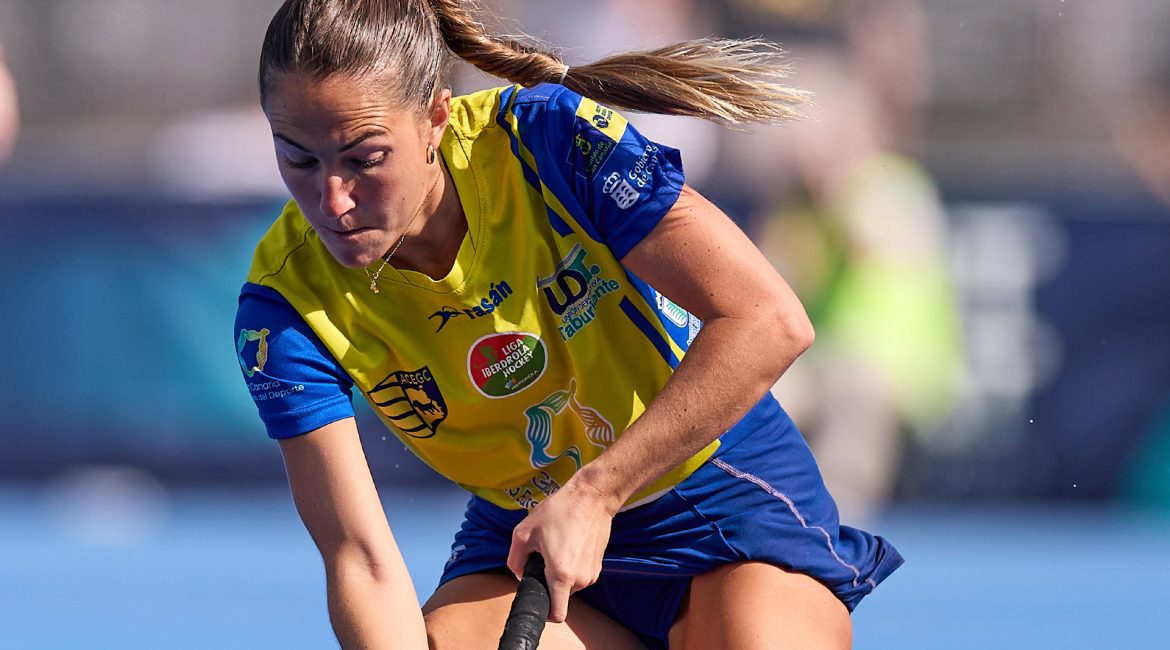 Jugadora de la UD Taburiente durante el partido ante el Club Deportivo Terrassa en División de Honor femenina.